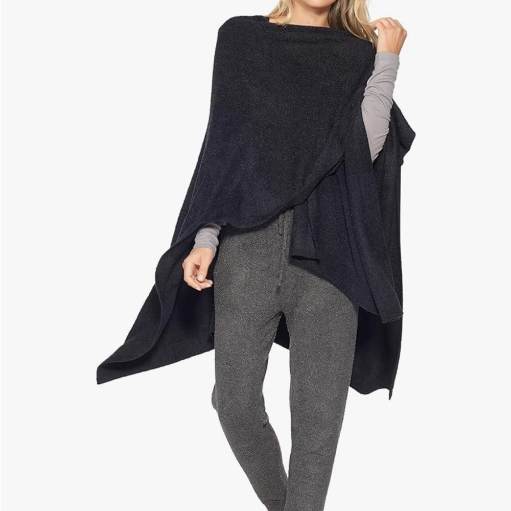 NWT Barefoot Dreams CozyChic Wearable Blanket Carbon Gray
